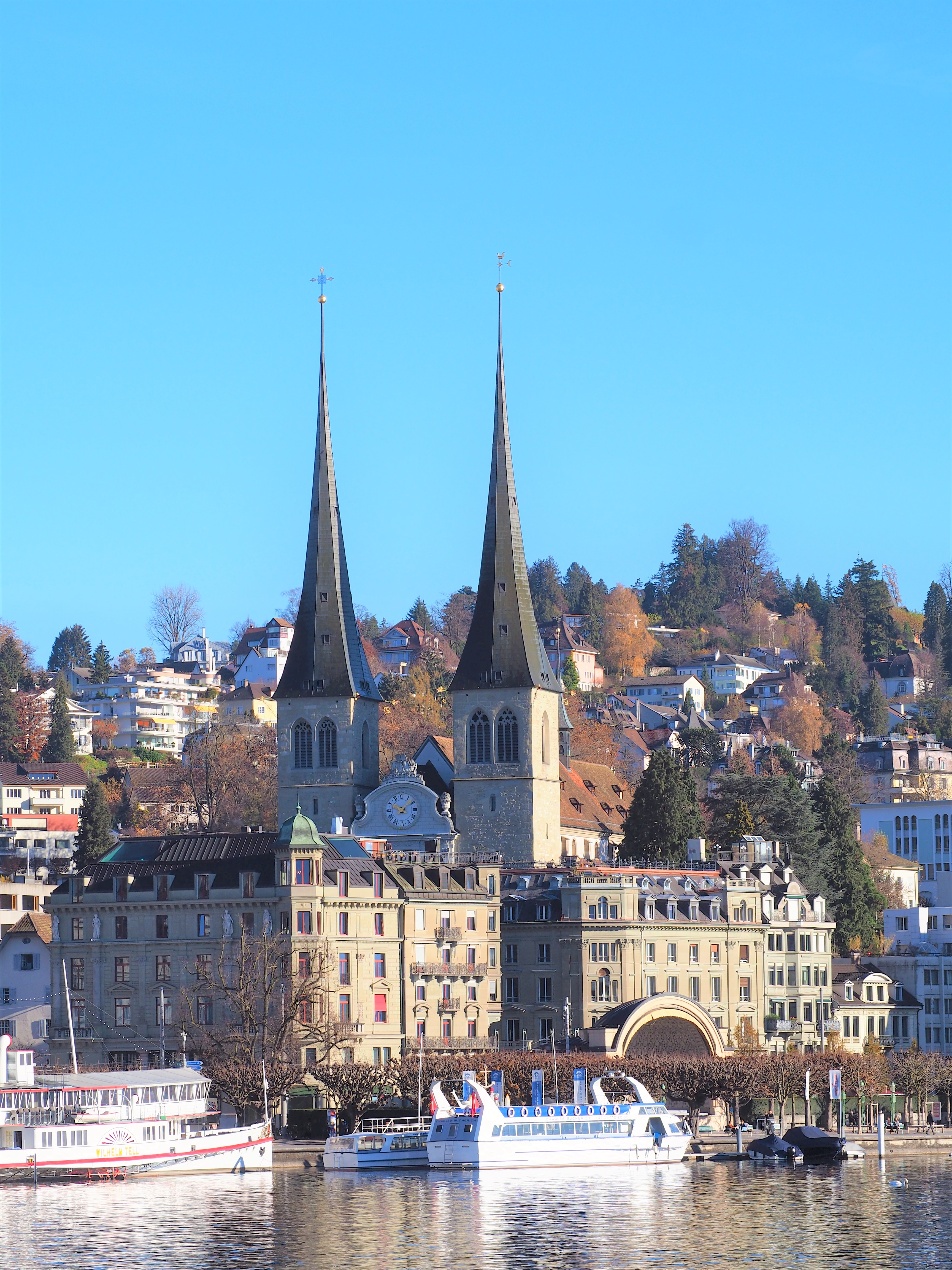 Lucerne-Suisse-blog-voyage-ClioCo-Eglise-Hofkirche-suisse